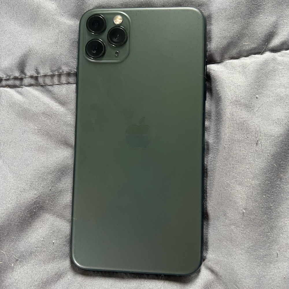Apple 11 pro max 256 gig in midnight green.